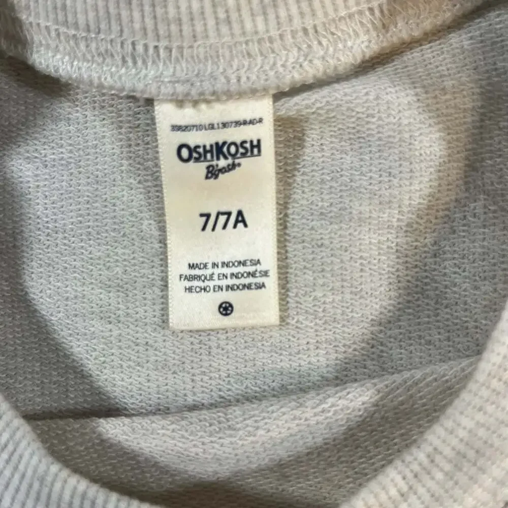 OshKosh B'gosh Love Is Everywhere Graphic Long Sleeve Crewneck Sweatshirt Size 7